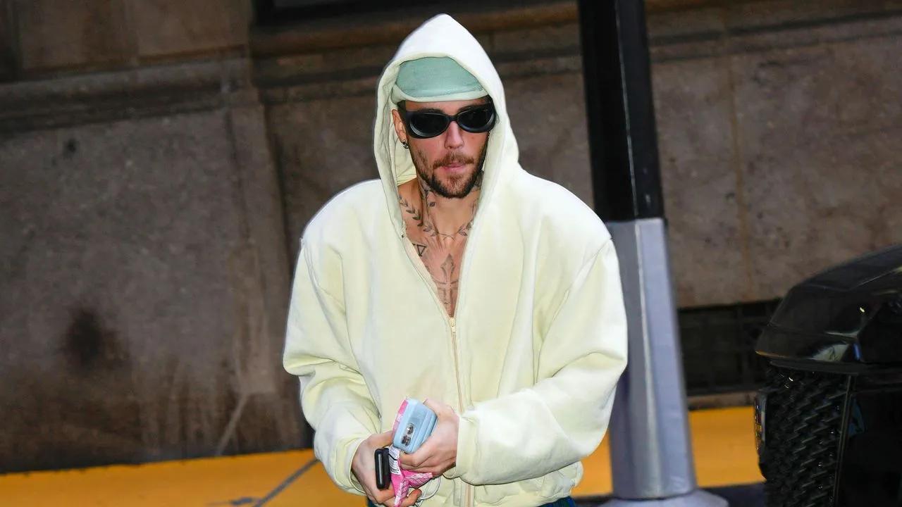 Justin Bieber Drops Surprise Album 'swag' Featuring Notable Artists Image
