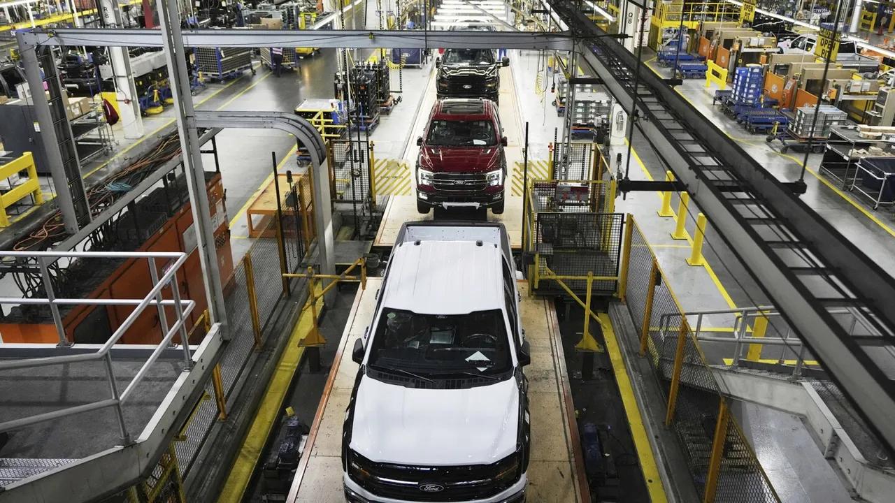Trump's Tax Cuts Introduce Auto Loan Interest Deduction Image