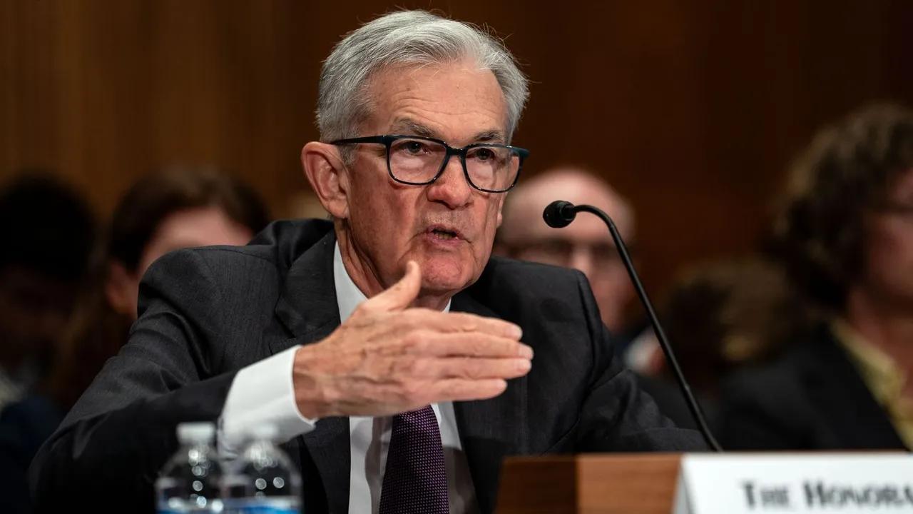 Trump And Powell's Feud Intensifies Over Fed Headquarters Renovation Image
