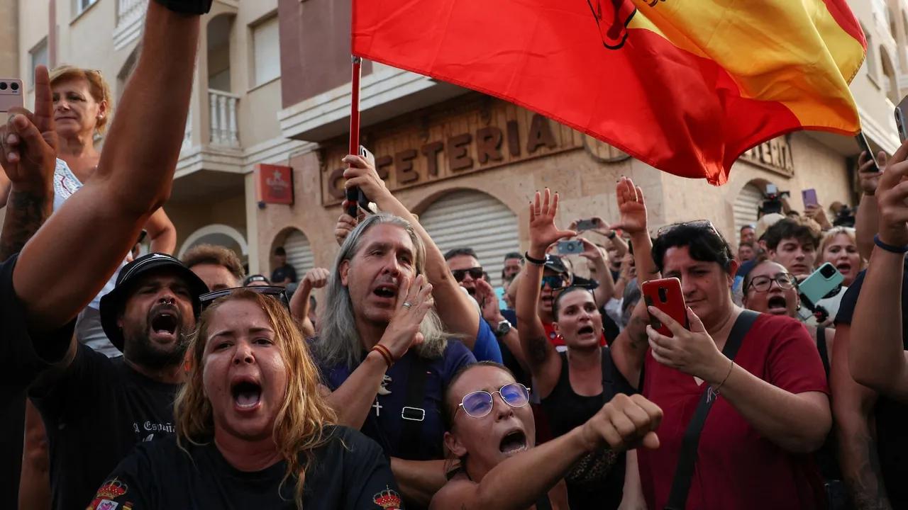 Moroccan Community Urges Calm Amid Anti-migrant Clashes In Spain Image