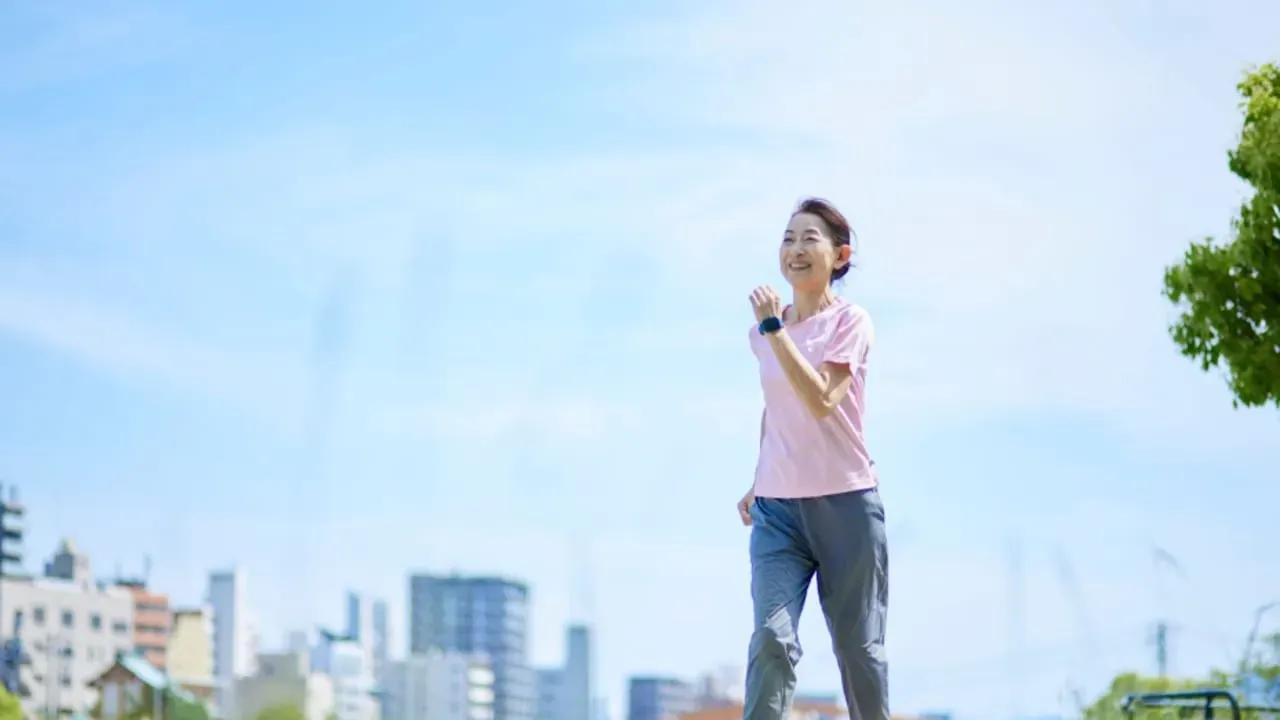 Japanese Walking: The Tiktok Trend For Health And Weight Loss Image