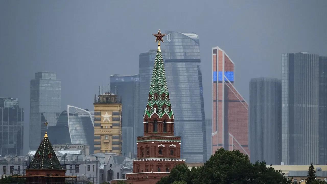 Ukraine's Largest Drone Attack Targets Moscow, Russia Responds Image