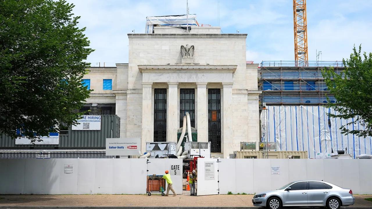 White House Criticizes Jerome Powell Over Fed Renovation Costs Image