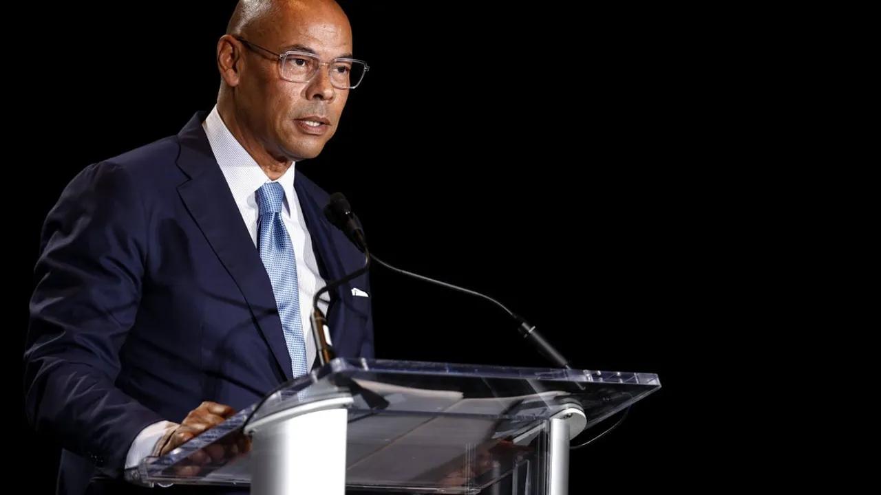 Lloyd Howell Resigns As Nflpa Executive Director Amid Controversy Image