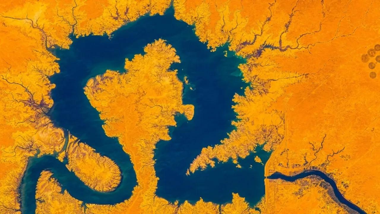 Damming Water Causes Earth's Magnetic Poles To Shift Image