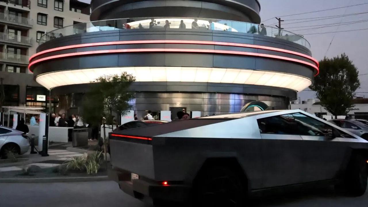Tesla Diner Opens In Hollywood With A Retro-futuristic Flair Image