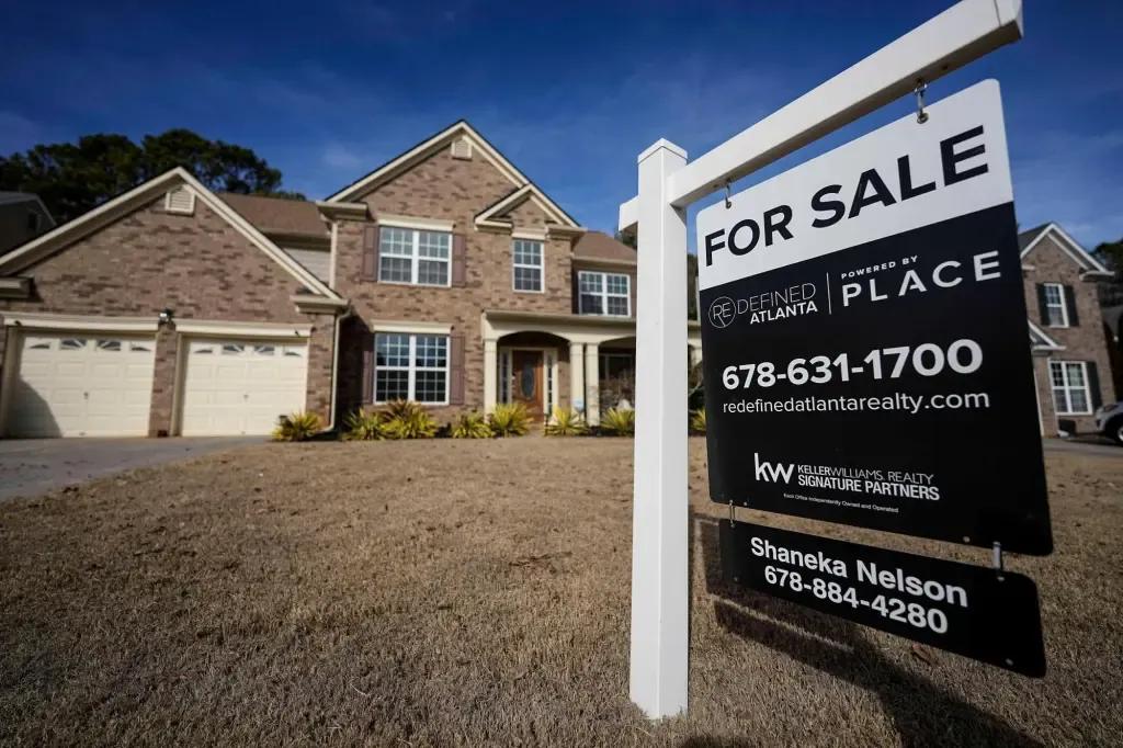 Us Mortgage Rates Slightly Drop To 6.74%, High Costs Persist Image