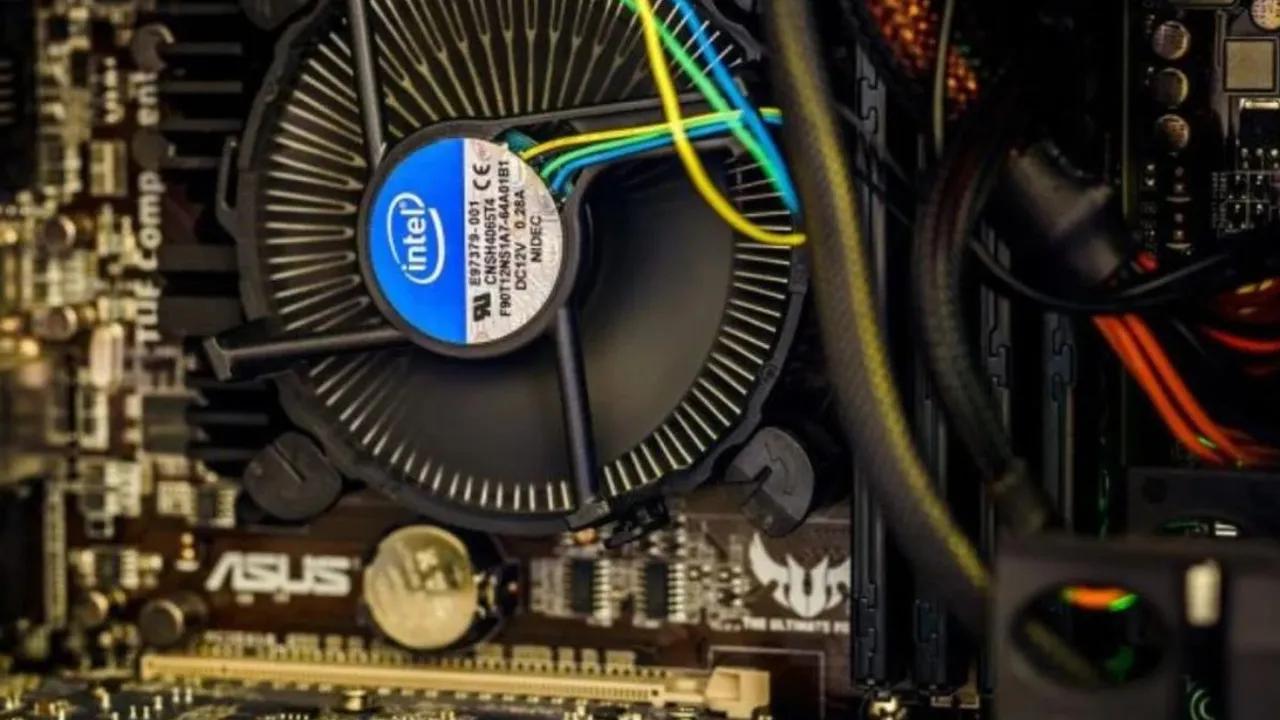 Father's Gaming Pc Purchase Turns Out To Be A Costly Mistake Image