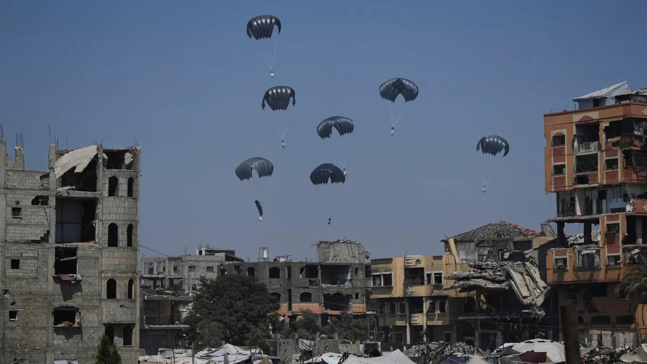 Israel Implements Daily Pauses In Gaza For Aid Amid Global Criticism Image