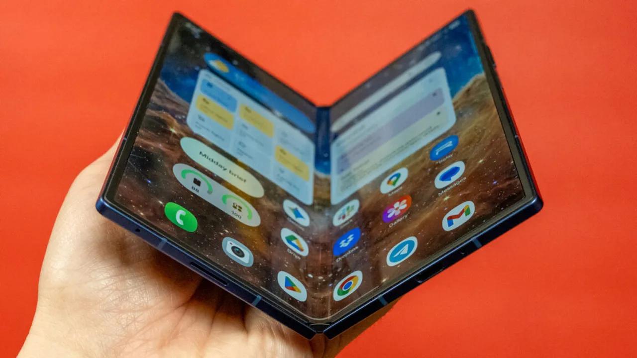Samsung Galaxy Z Fold 7 Review: Innovative Design And Features Image