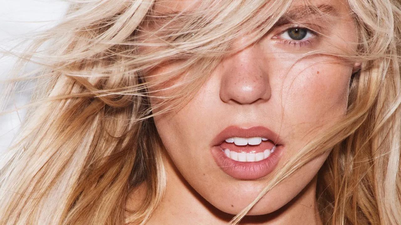 Reneé Rapp's New Album 'bite Me' Showcases Her Unique Pop Style Image