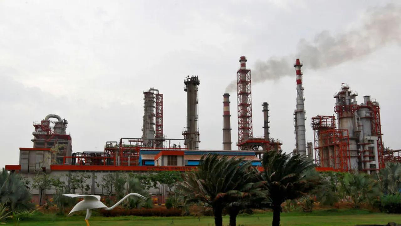 Hindistan, Trump'ın Tehditlerine Rağmen Rusya'dan Petrol Alımına Devam Ediyor Image