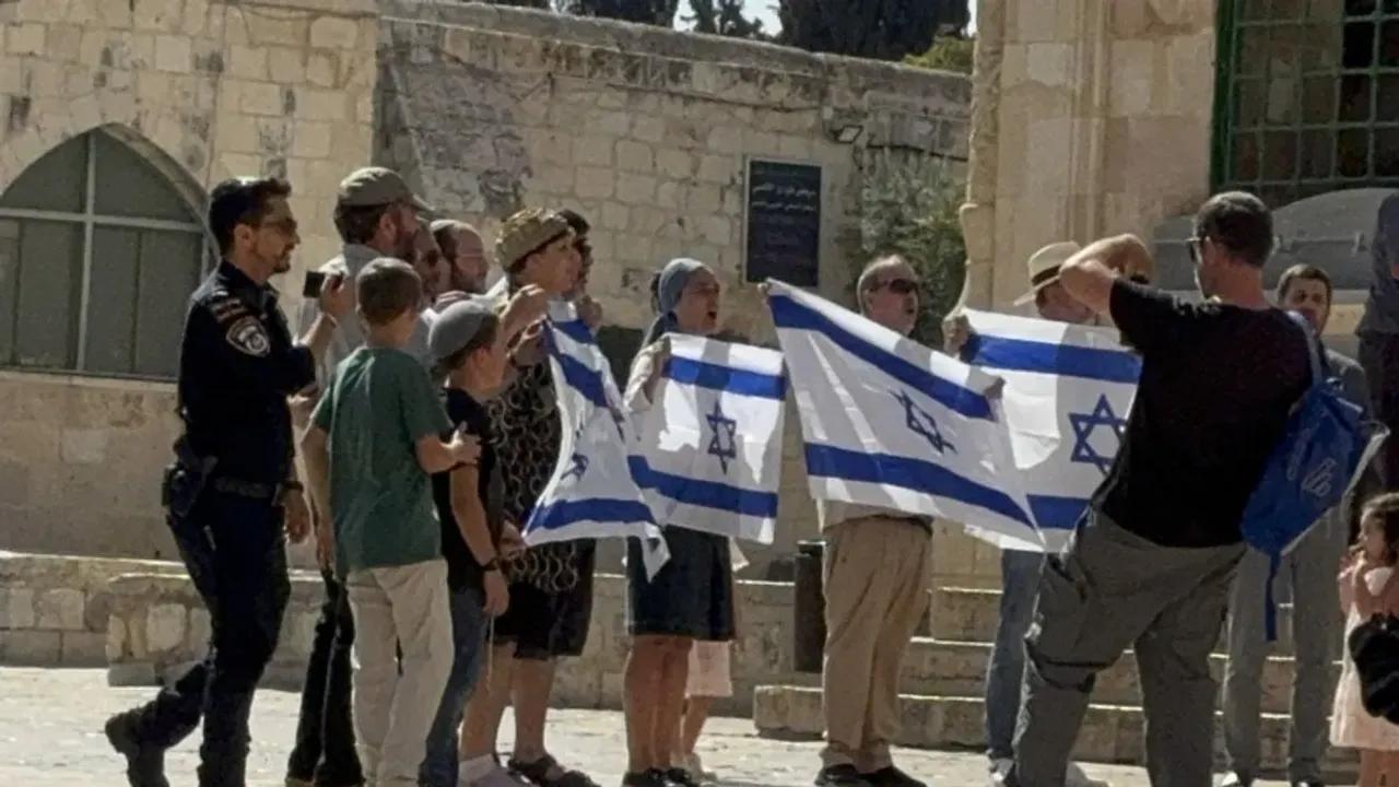 Ak Parti'den Israilli Bakanların Mescid-i Aksa Baskınına Sert Tepki Image