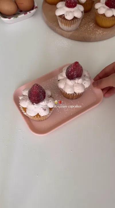 Strawberry Cream Cupcakes Recipe Image