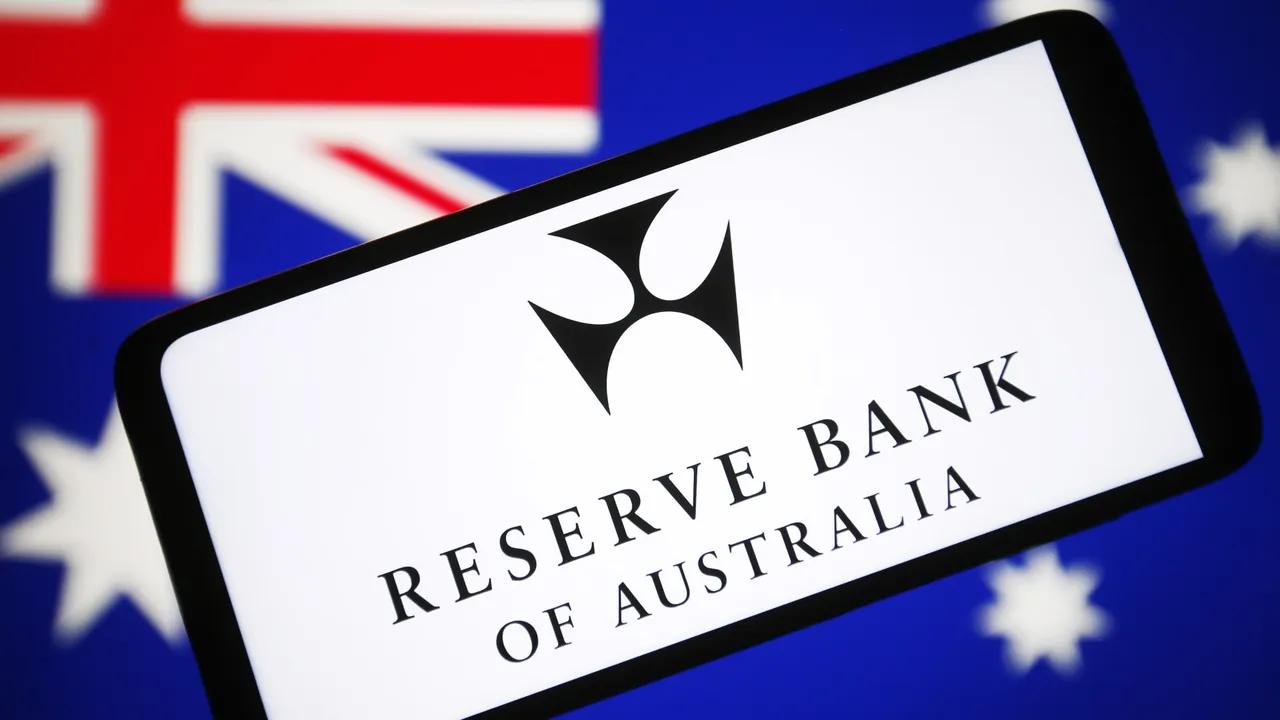 Australia Lowers Interest Rates, Downgrades Economic Growth Forecast Image