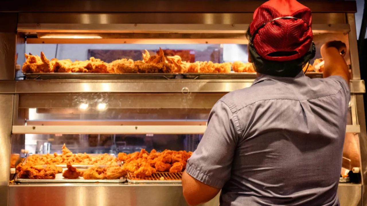 Yazılım Mezunları İşsizlikle Karşı Karşıya: Fast Food Sektörüne Yöneliyorlar Image