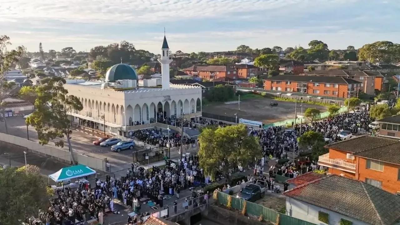 Sidney'de Cuma Namazı Ezan Yayını Girişimi Tartışma Yarattı Image