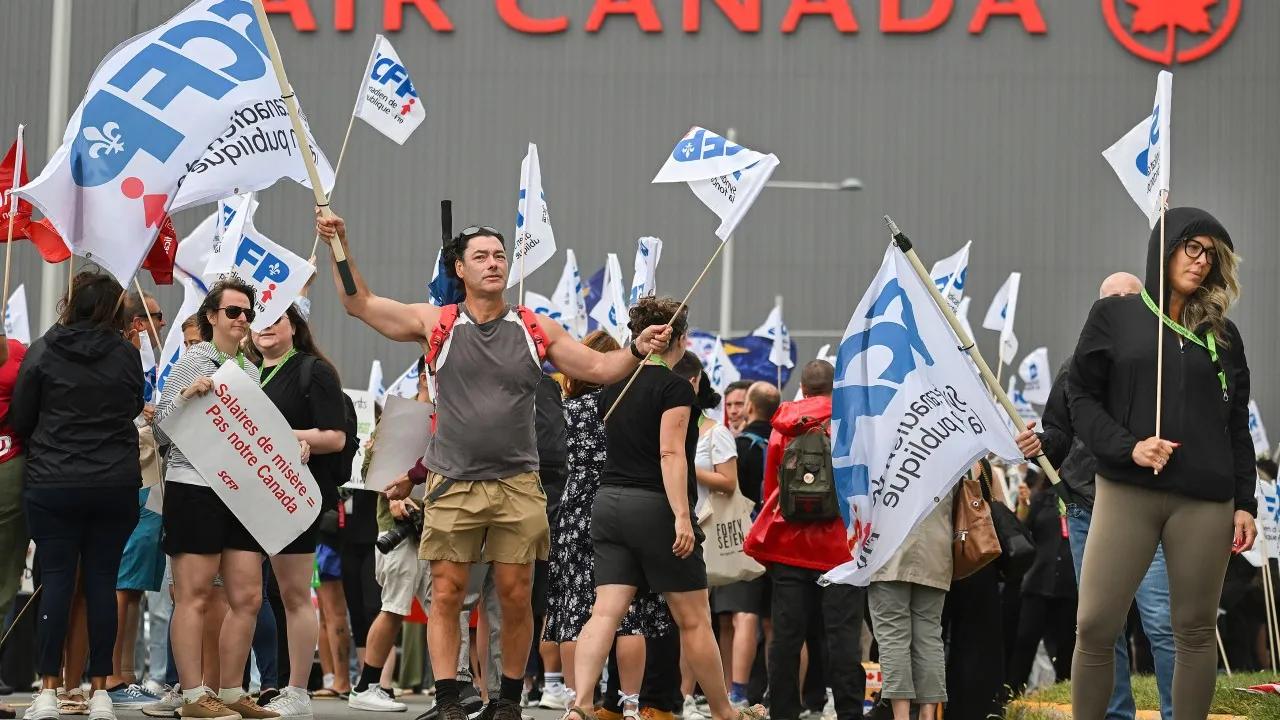 Air Canada Delays Flight Resumption Amid Union Strike Image